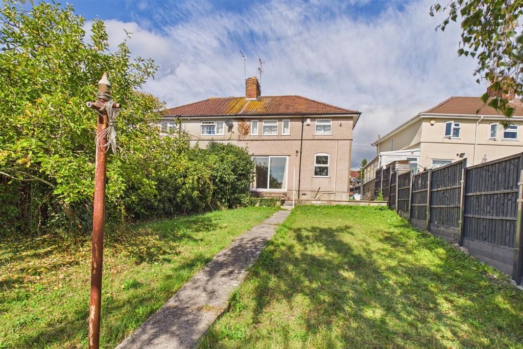 Property photo 2 of 31 55 Springleaze, Knowle, Bristol Bs4 2Tu | Freehold