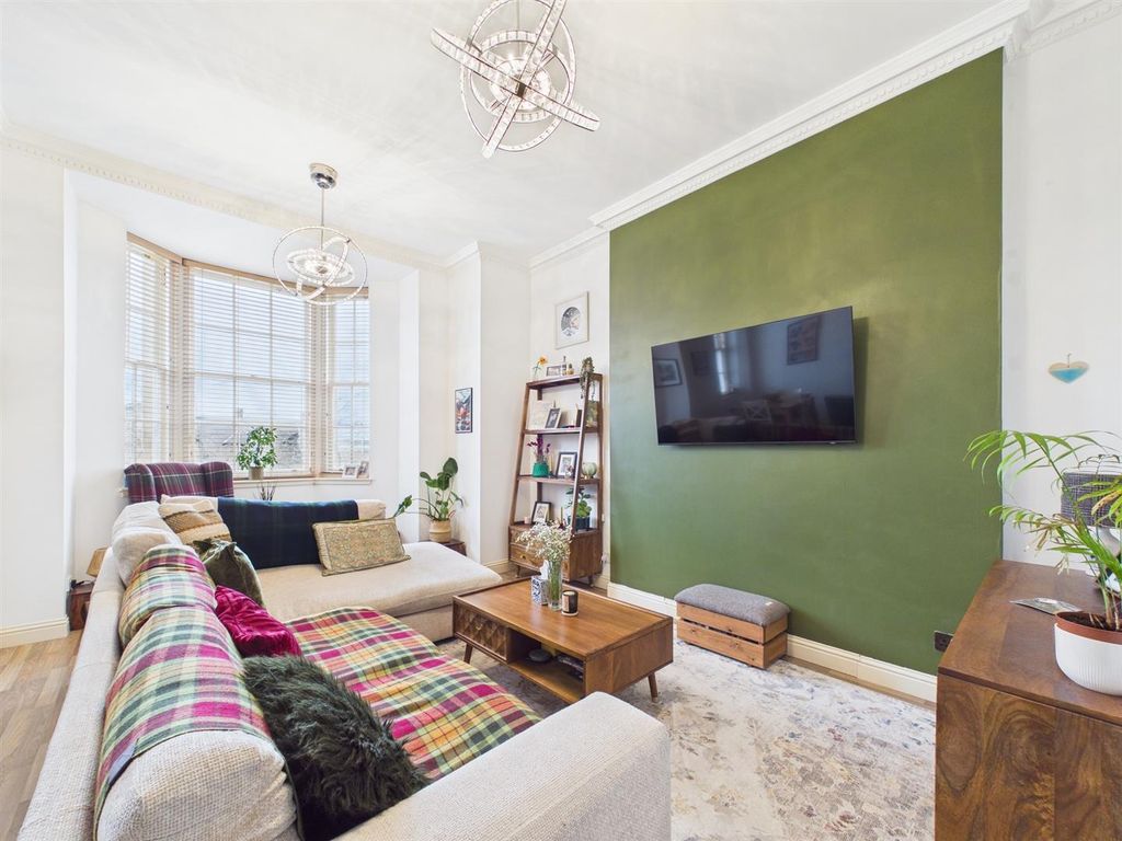 Property photo 1 of 18 Cam01486G0-Pr1025-Still006.Jpg