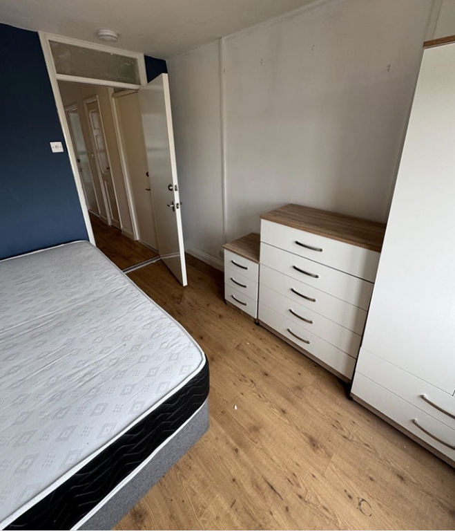 Property photo 2 of 6 Single Bedroom Image 2