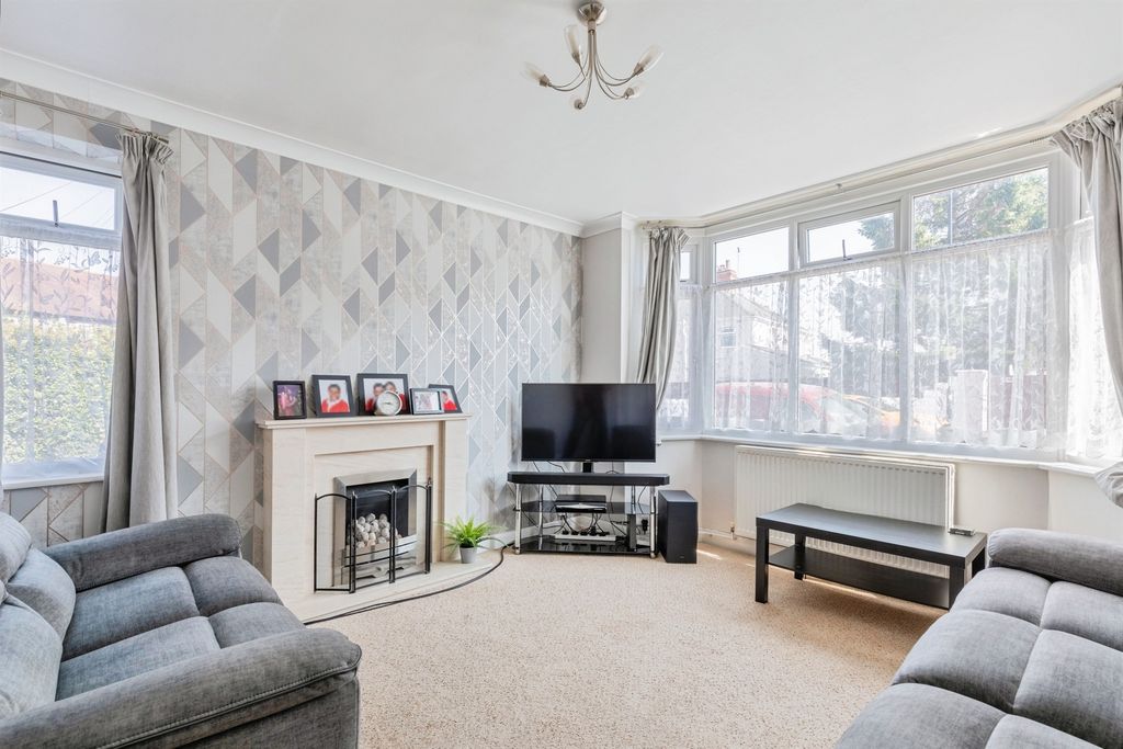 Property photo 2 of 14