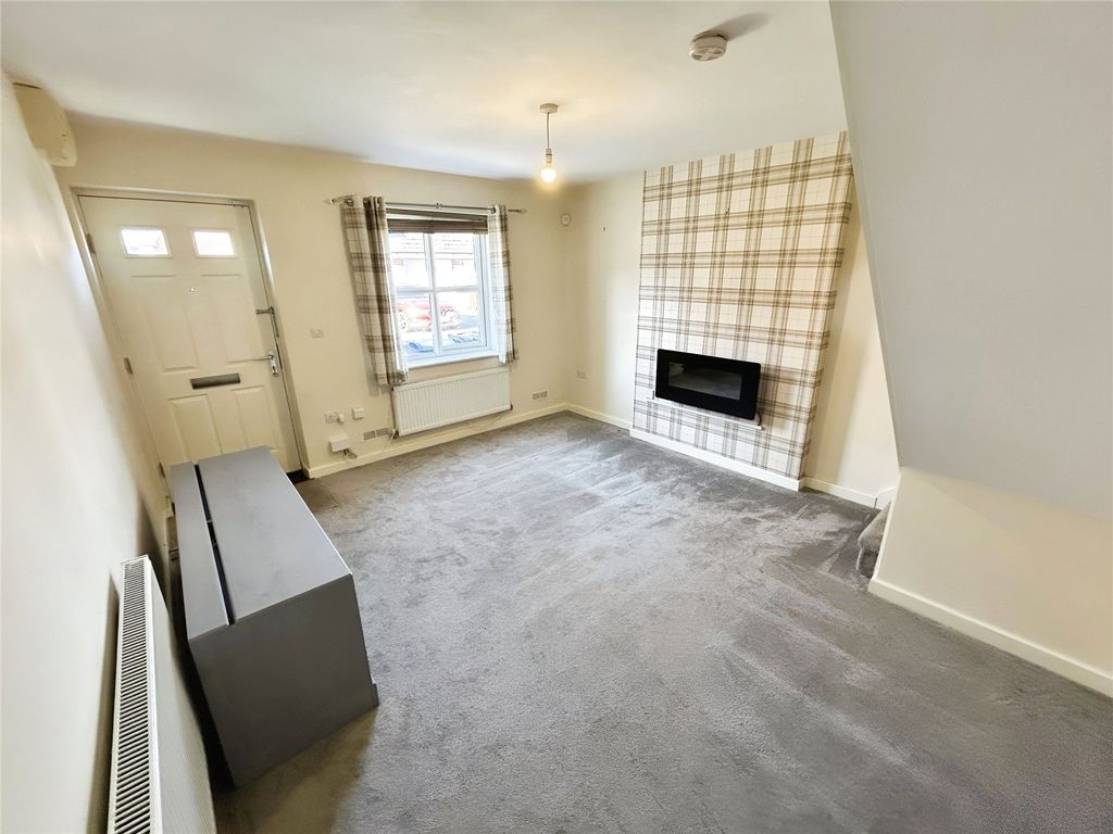 Property photo 2 of 10 Lounge