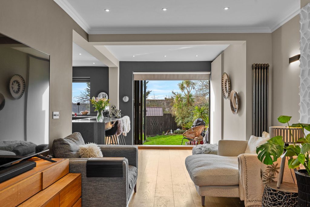 Property photo 1 of 22