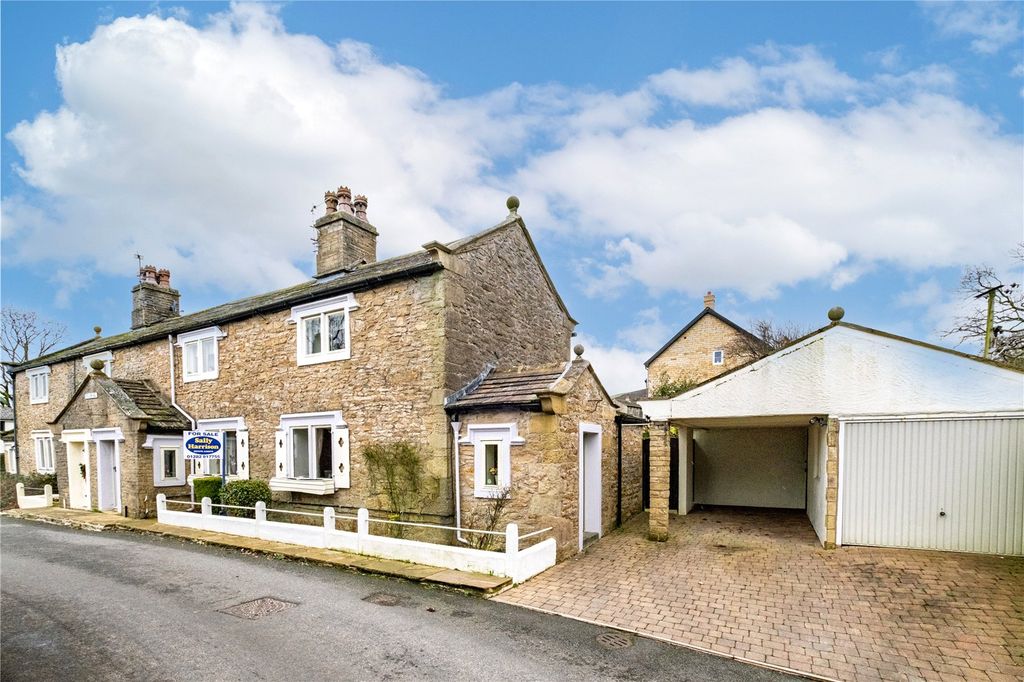 Property photo 2 of 33 Front Elevation