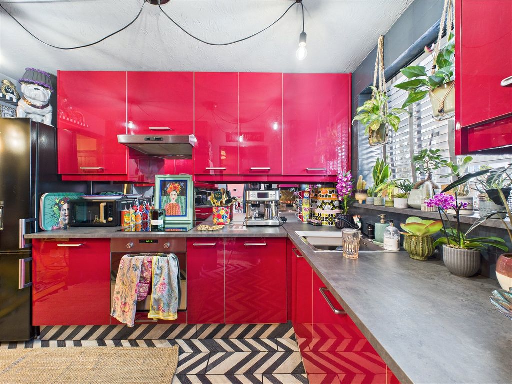 Property photo 3 of 23 Picture No. 11