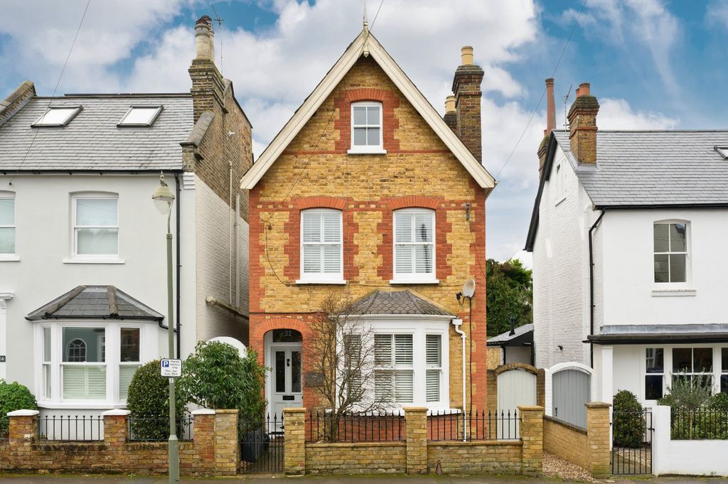 Property photo 1 of 18 Front Aspect