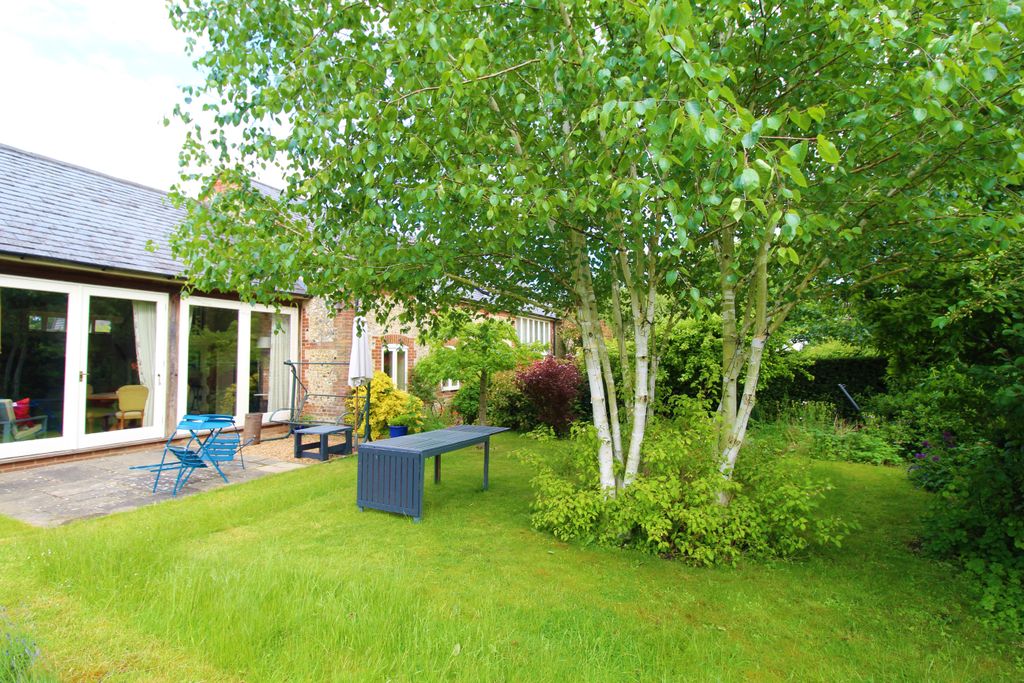 Property photo 2 of 21