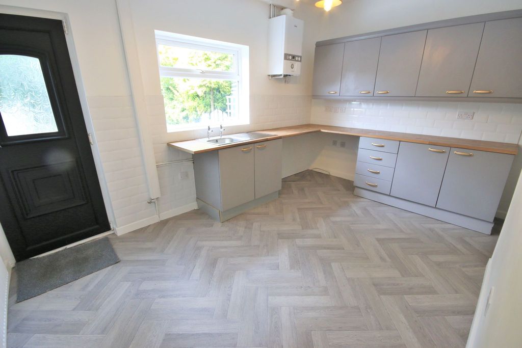 Property photo 3 of 9 Photograph 3