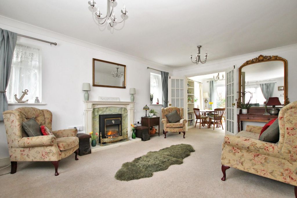 Property photo 2 of 14 9017273-102463-133838430865656221-c2c7Bd2c-5E30-2c