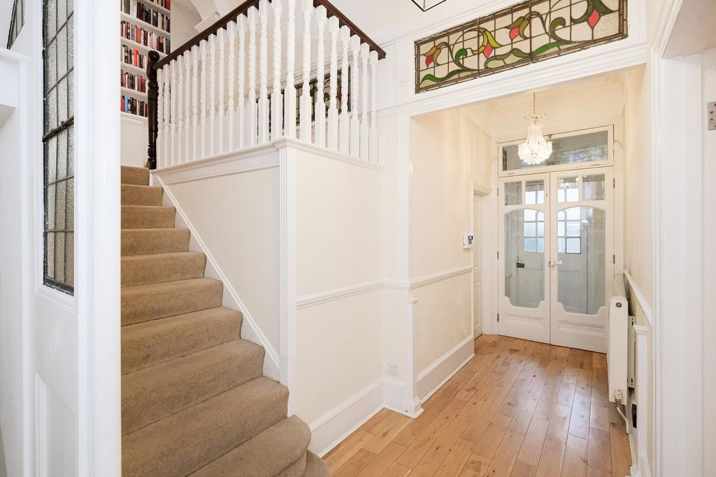 Property photo 3 of 31 Hallway