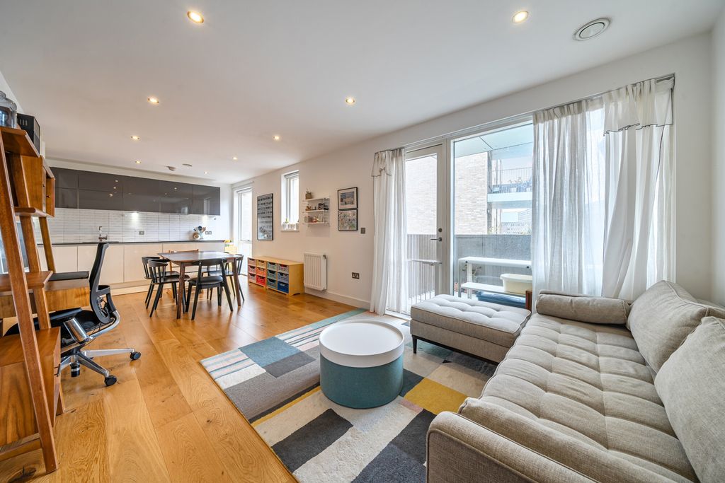 Property photo 2 of 17 1417409-6-69A03Dd...