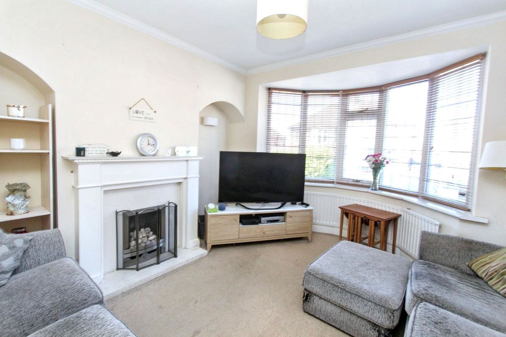 Property photo 2 of 9