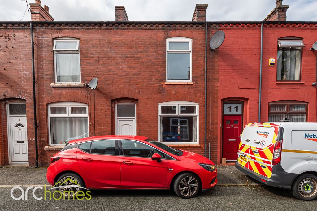Property photo 1 of 13