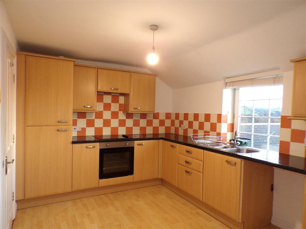 Property photo 2 of 8 Kitchen1.Jpg