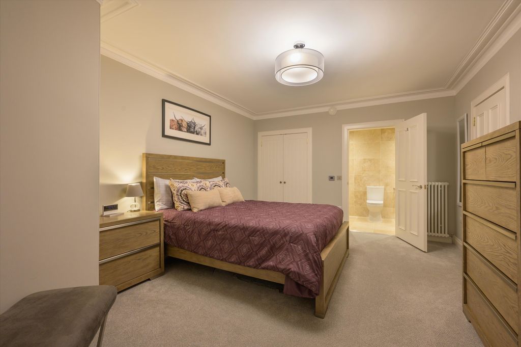 Additional image 20 of 4 bed flat for saleGlencairn Crescent, Edinburgh EH12