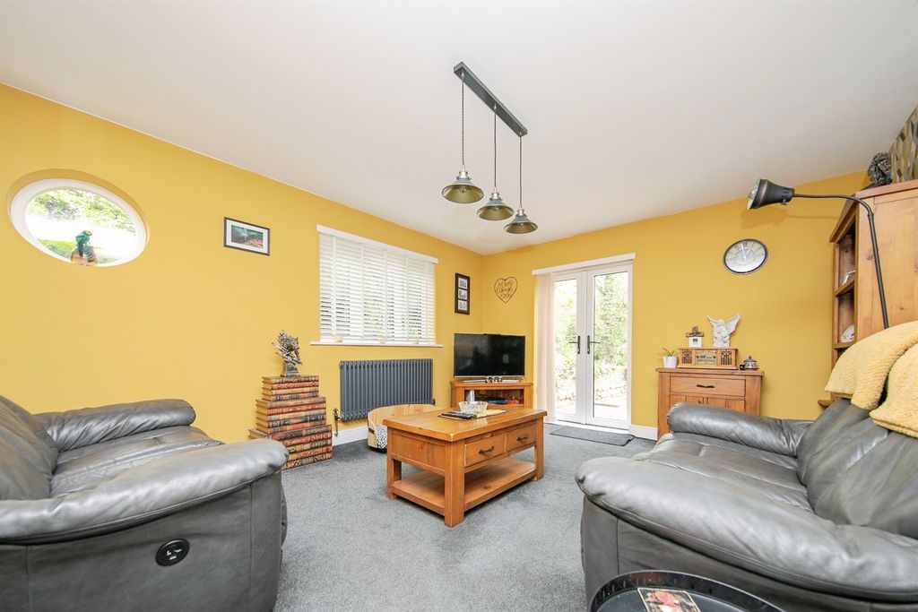 Property photo 3 of 18
