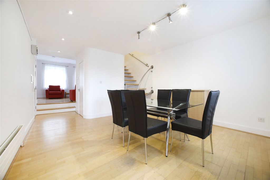Property photo 2 of 19 Picture No. 06