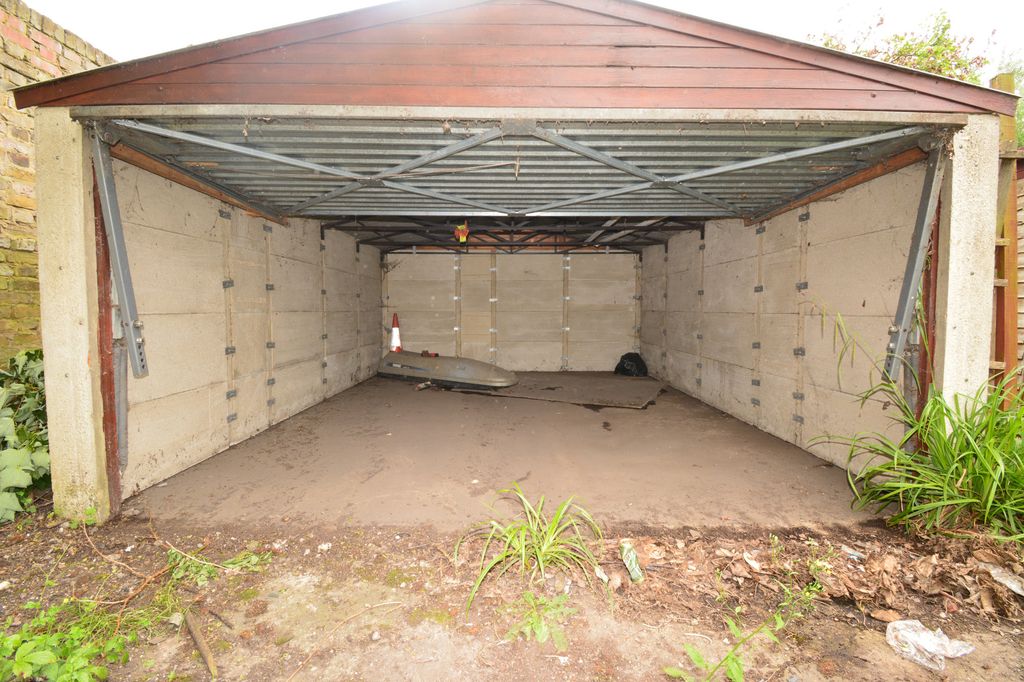 Property photo 3 of 5