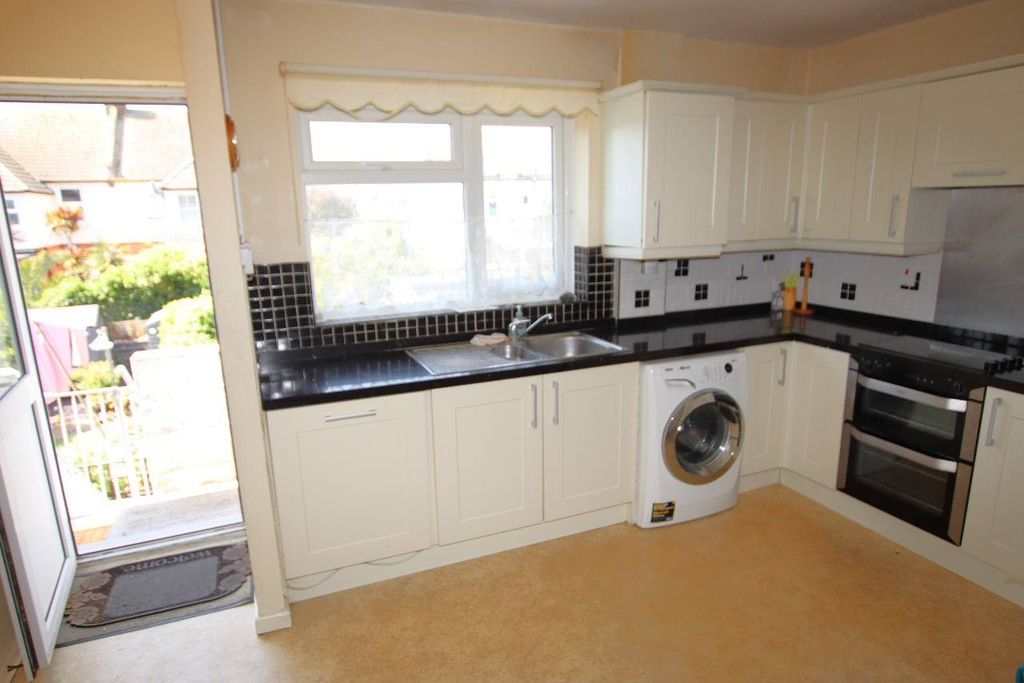 Property photo 3 of 11 Gallery