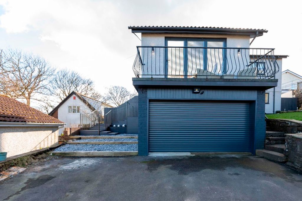 Property photo 3 of 31