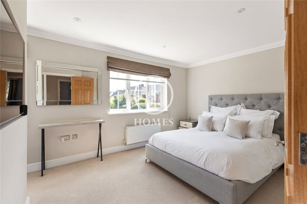 Property photo 3 of 12 Picture No. 24