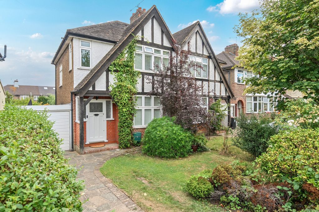 Property photo 1 of 18 External