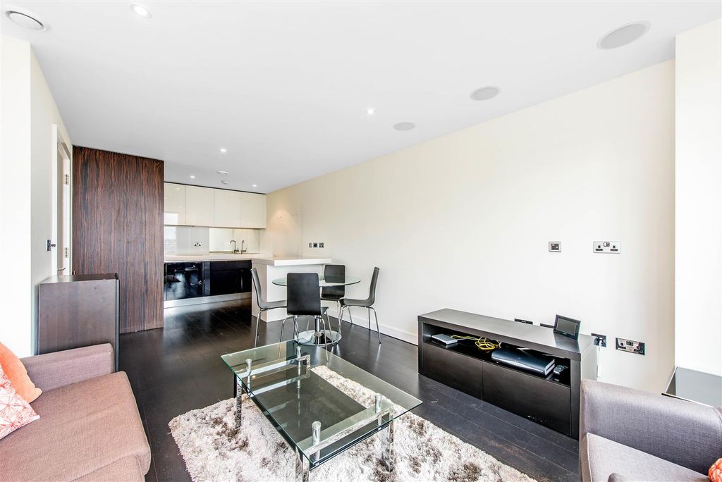 Property photo 2 of 12 Reception