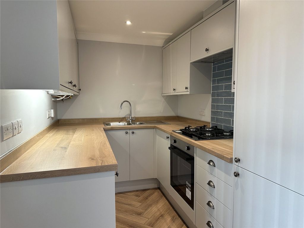 Property photo 2 of 11 Picture No. 04