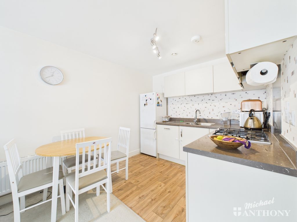 Property photo 2 of 13 Cam02773G0-Pr0360-Still009