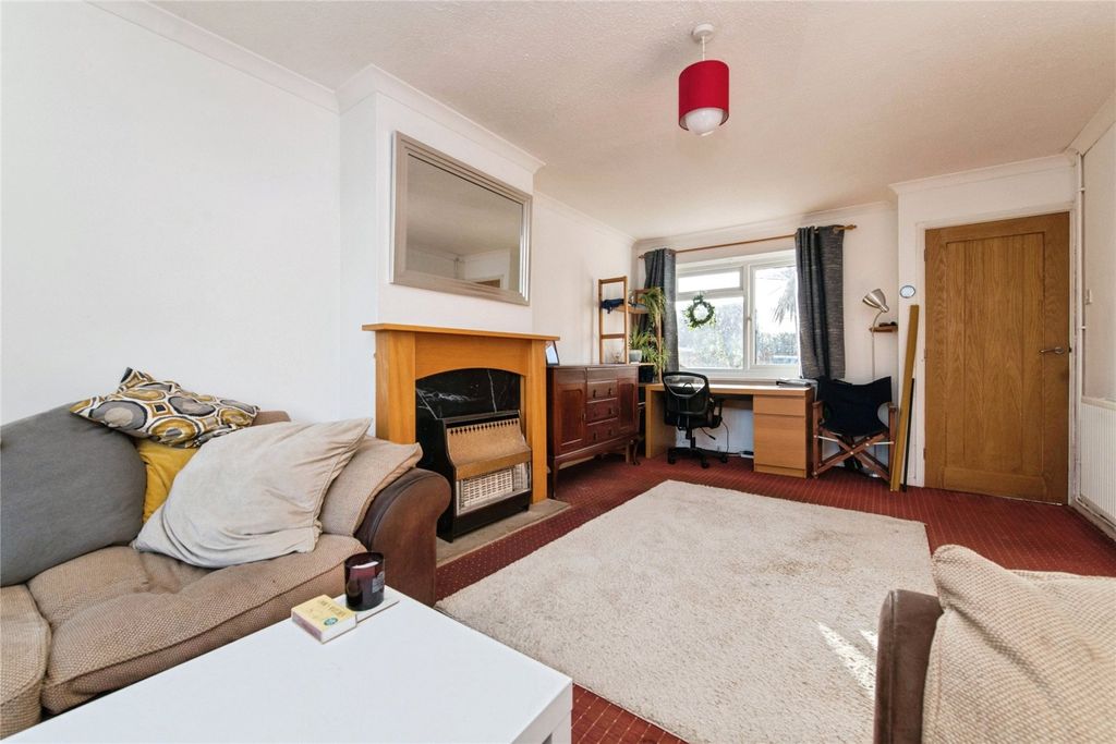 Property photo 2 of 12 Picture No. 15