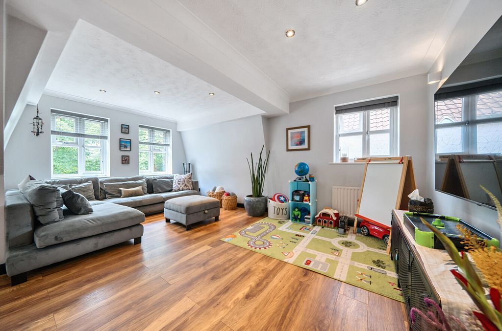 Property photo 3 of 20 1326797-12-687E2d...