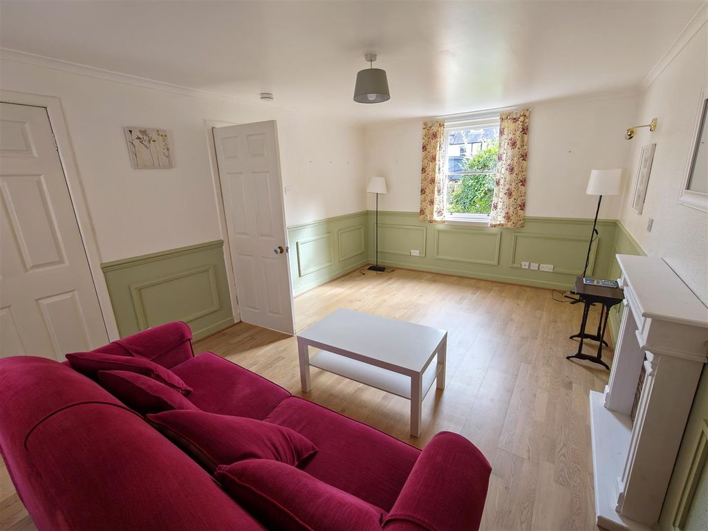 Property photo 2 of 14 03_Lounge.Jpg