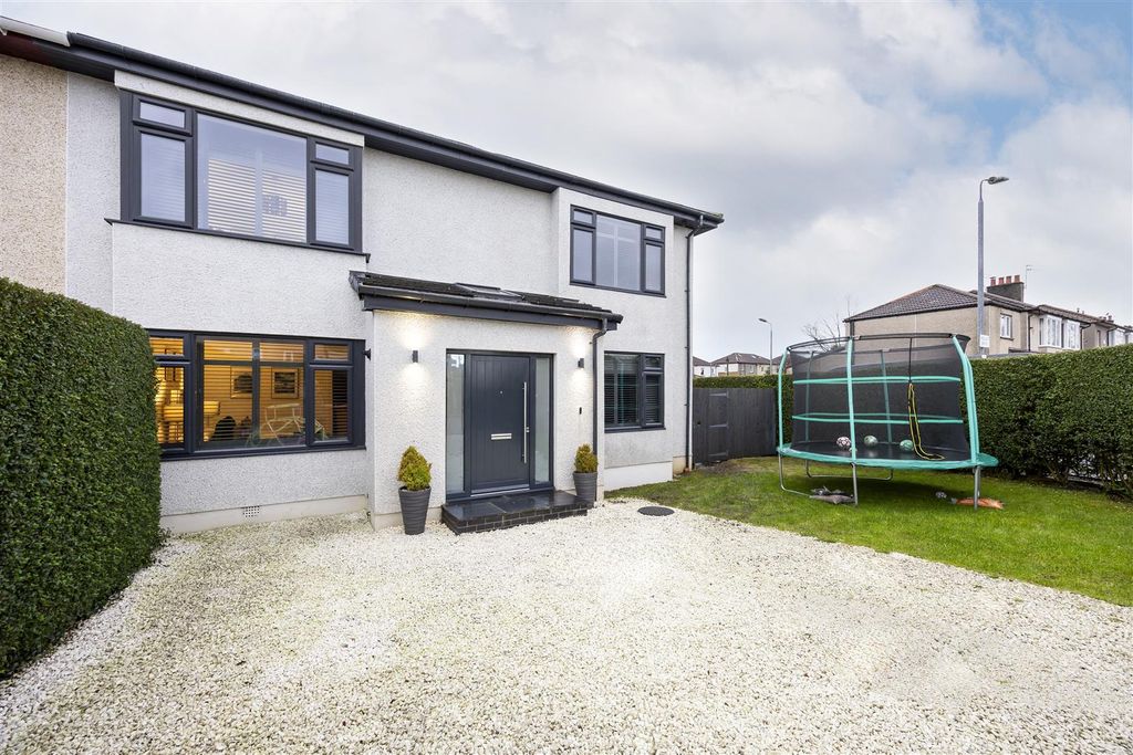 Property photo 1 of 32 48_Baufort_Gardens_Bishopbriggs_002.Jpg