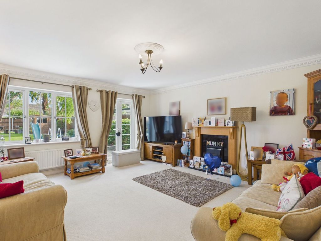 Property photo 2 of 27