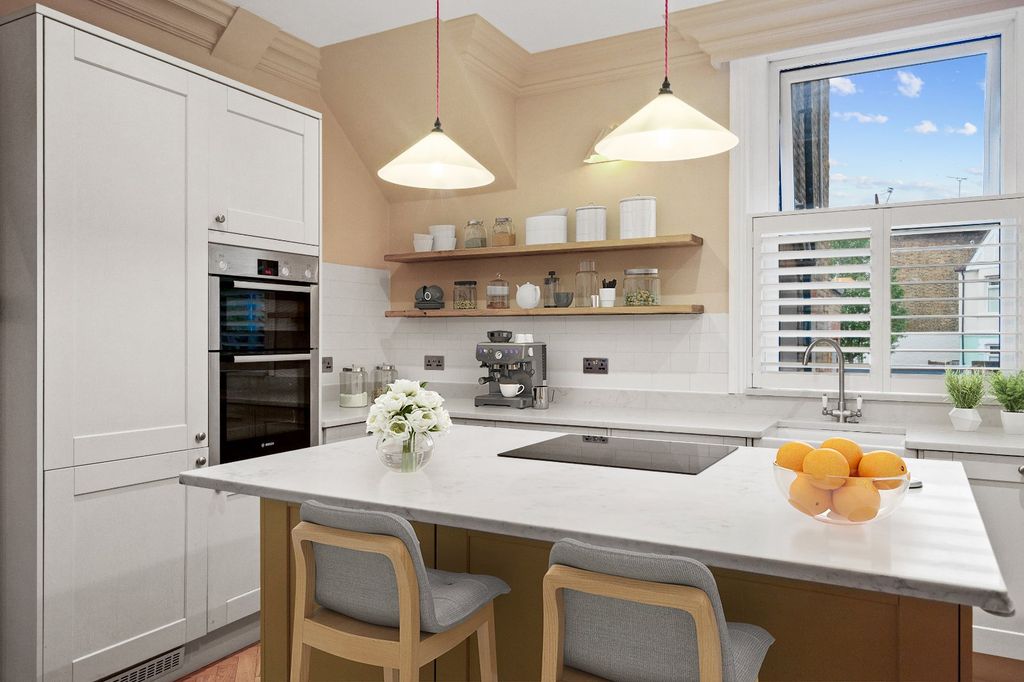 Property photo 2 of 26