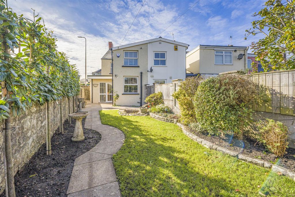 Property photo 1 of 25