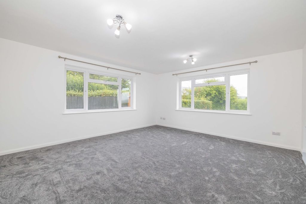 Property photo 3 of 13 Picture 3