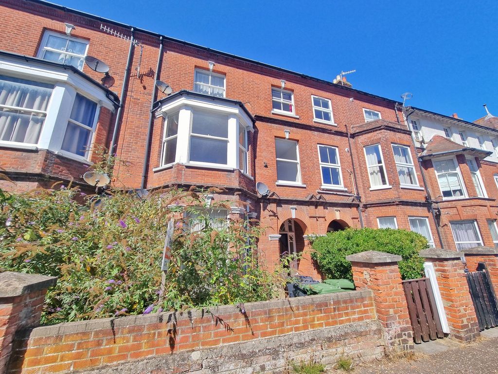 Property photo 1 of 12