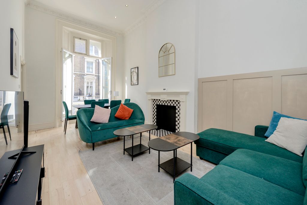 Property photo 2 of 11 3@33 Clanricarde Gdns-9879.Jpg