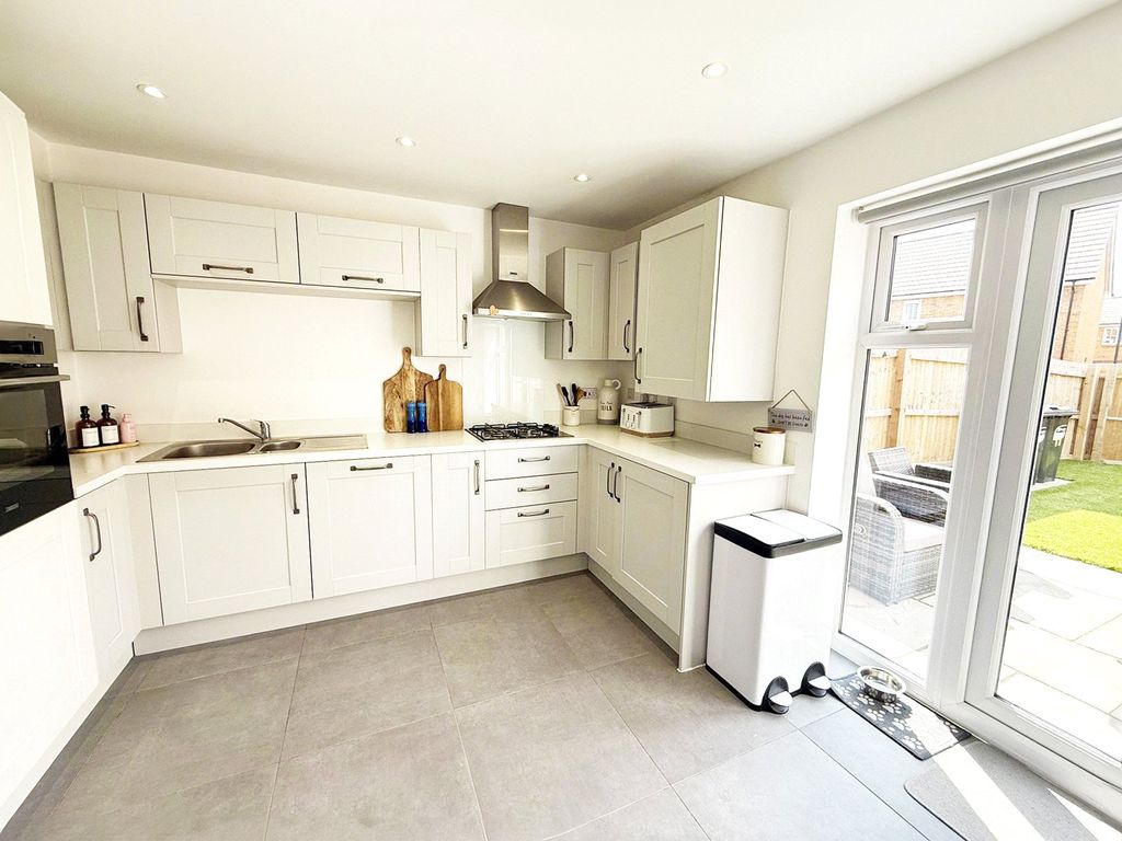 Property photo 2 of 18 Picture No. 42