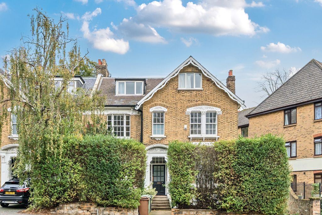 Property photo 1 of 19 External