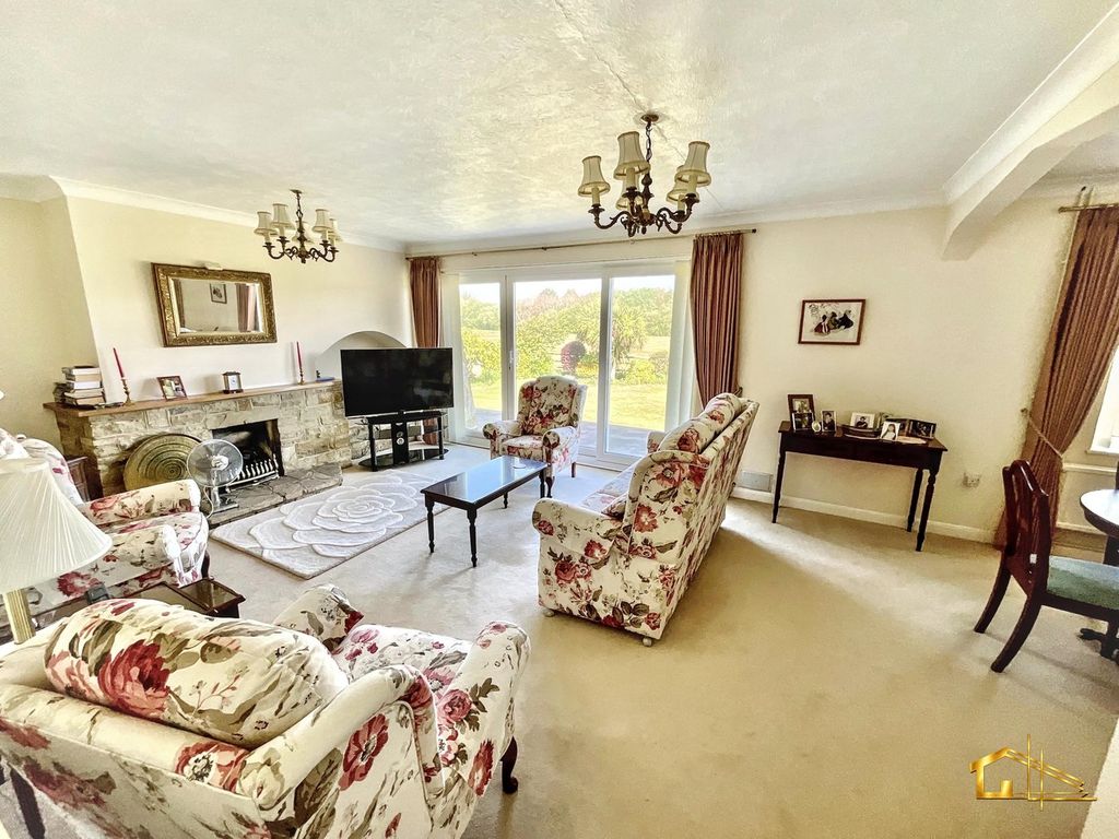 Property photo 3 of 24