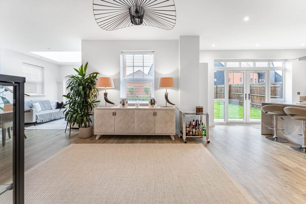 Additional image 8 of 5 bed detached house for saleFlowercrofts, Henley On Thames RG9