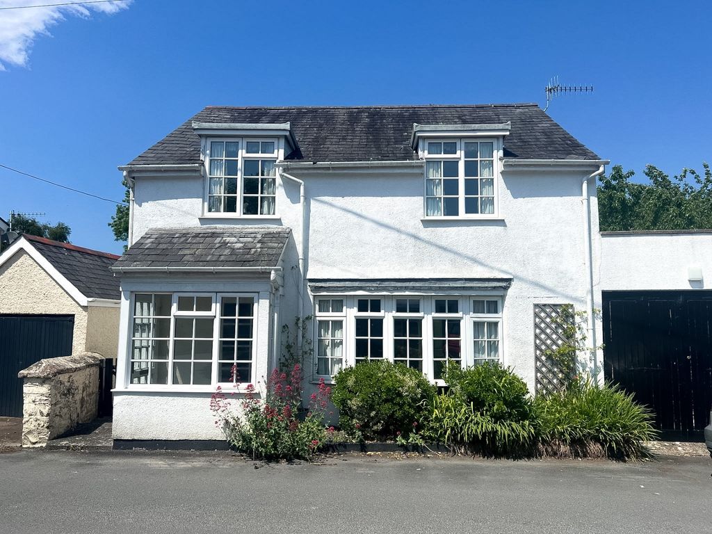 Property photo 1 of 18 06B1E678-c91F-4Aec-Ae9E-49470045F2E4