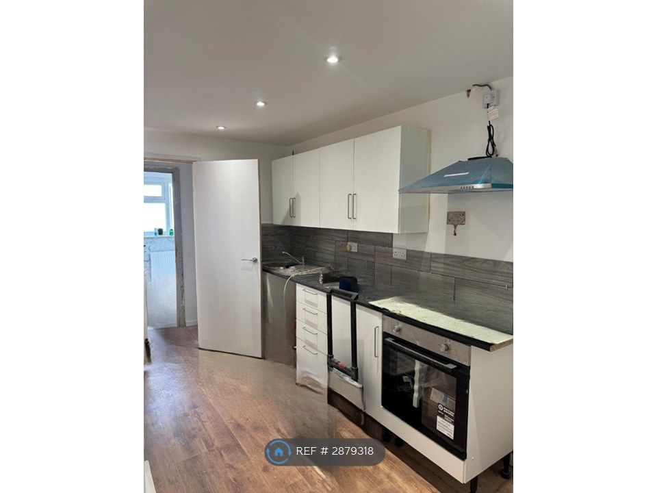 Property photo 1 of 6 Kitchen