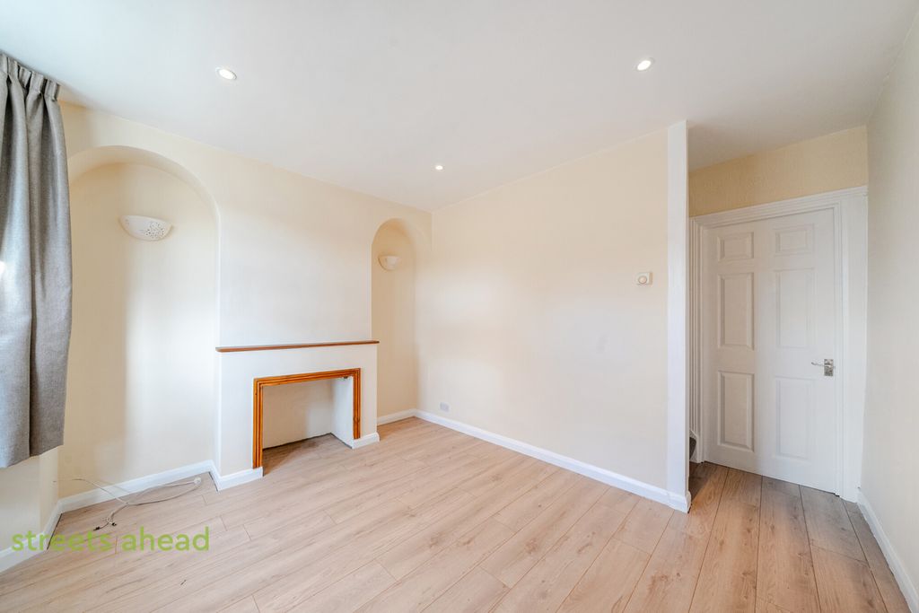 Property photo 2 of 16 1Ca764B1-5176-4Bd...