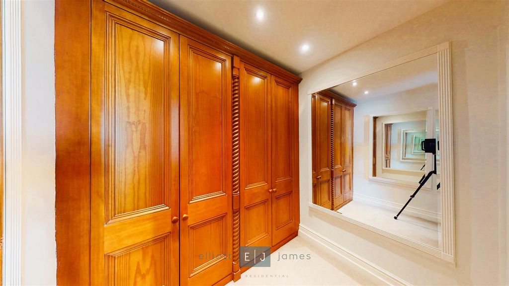 Additional image 8 of 4 bed flat to rentHill Hall, Theydon Mount, Epping CM16