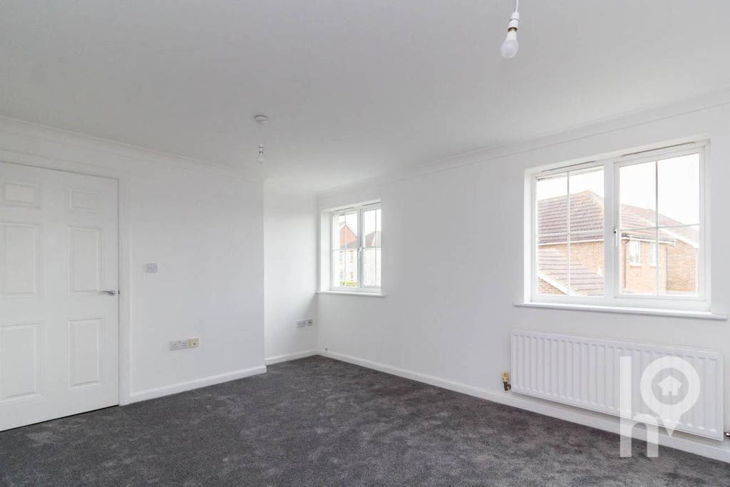 Property photo 3 of 10 Photo 5