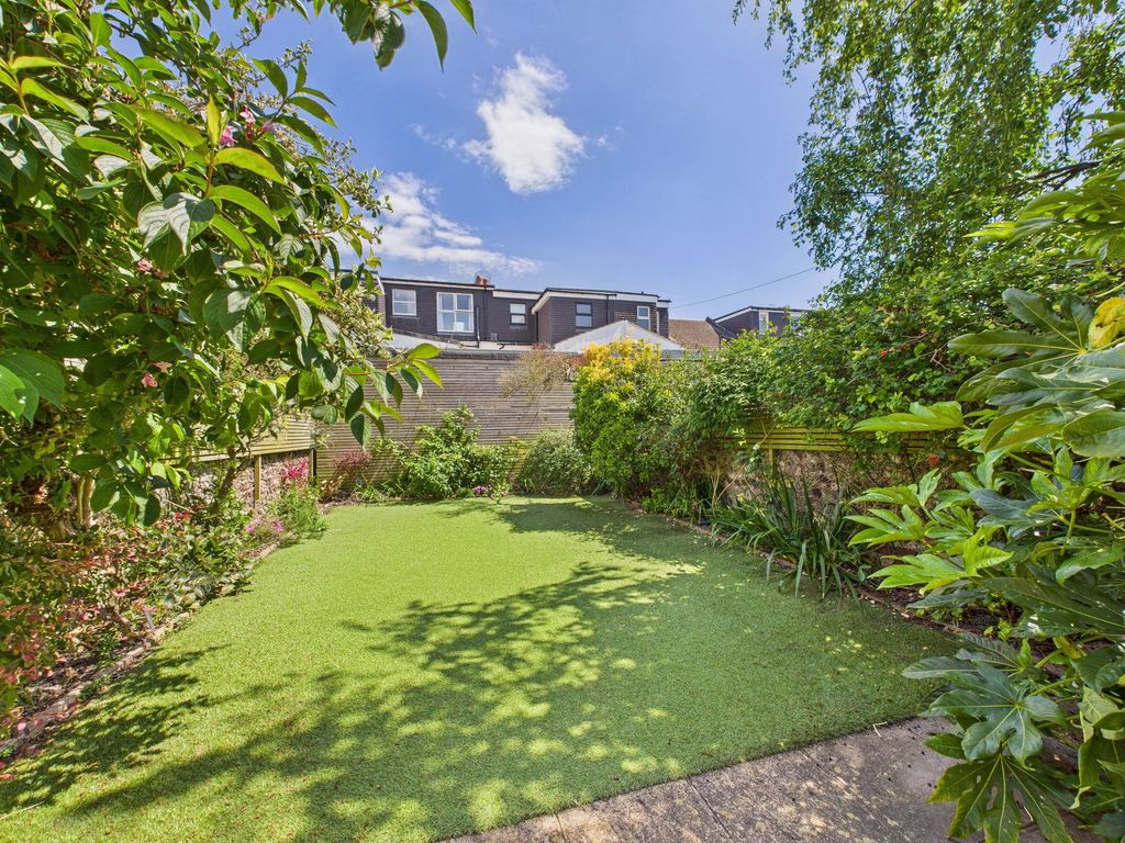Property photo 2 of 35