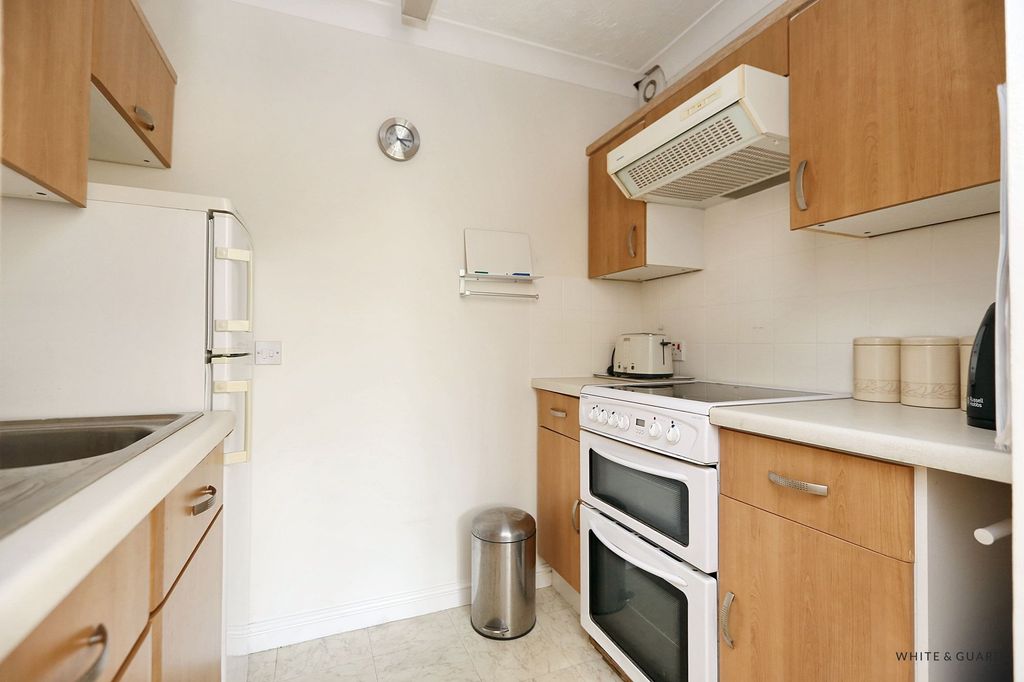 Property photo 3 of 11