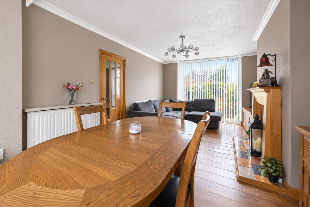 Property photo 3 of 28 Picture No. 27